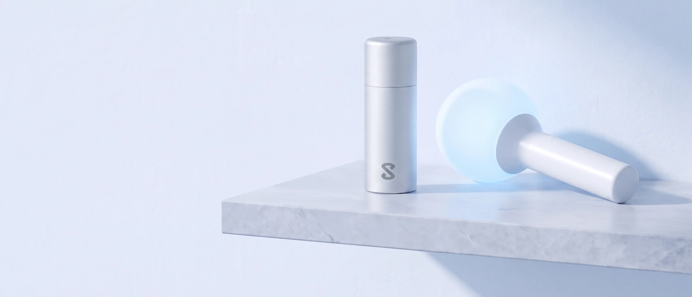 The SCIGOLD rechargeable lightstick battery standing next to a glowing lightstick